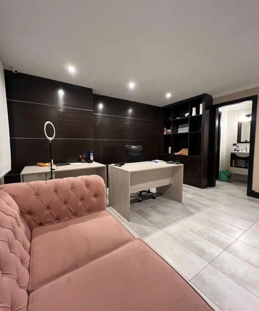 ALQUILER OFICINA/CONSULTORIO 4