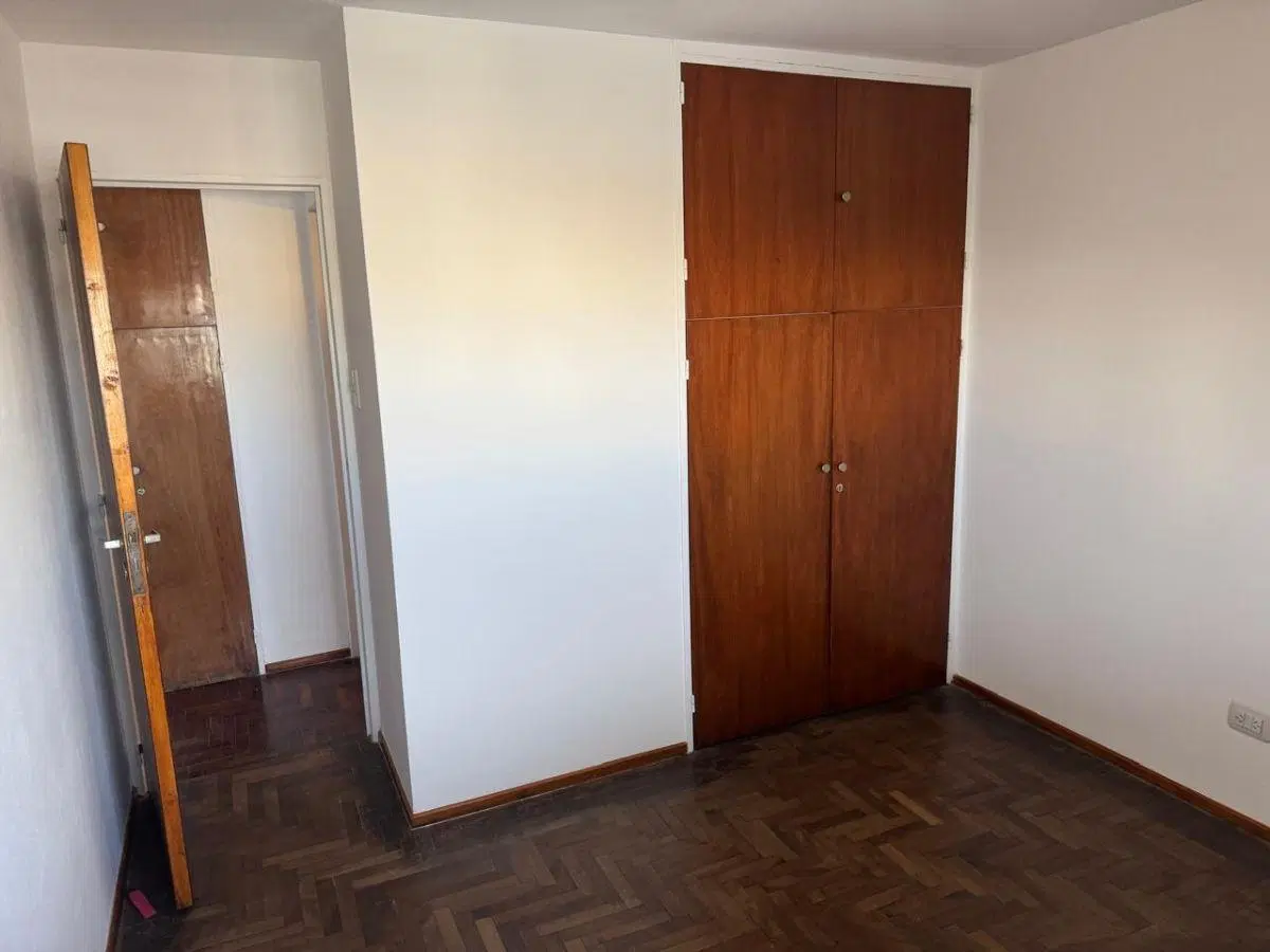 ALQUILER - DPTO. EXTER. C/BALCON - CENTRO - IMPECABLE 4