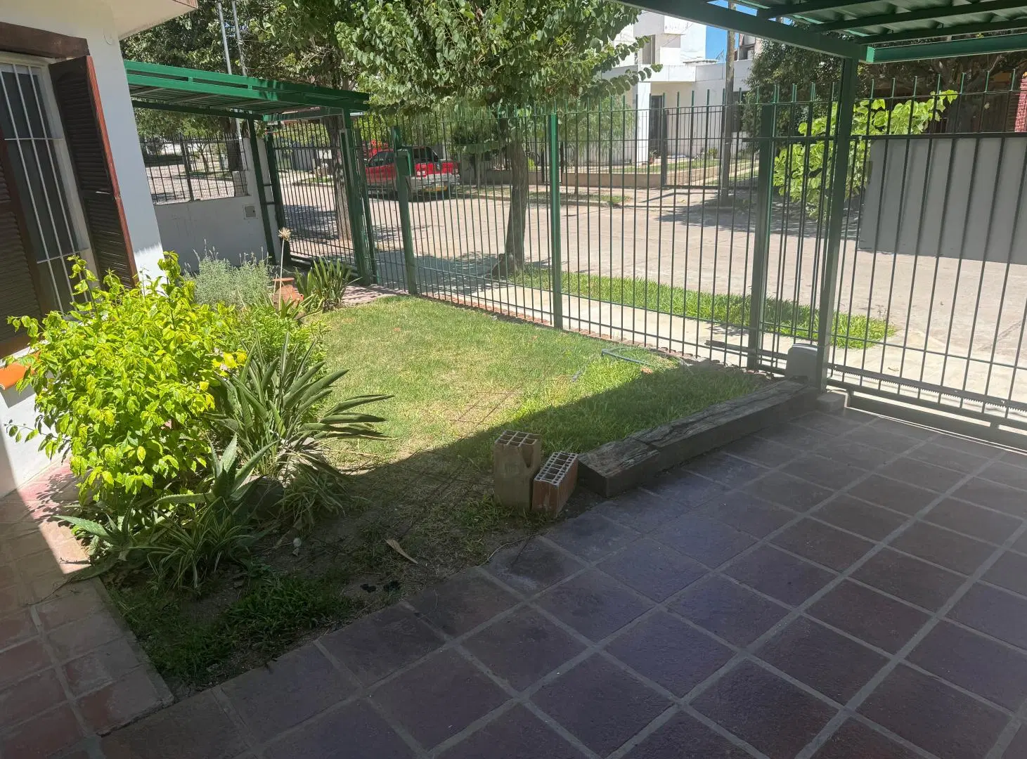 ALQUILER - CASA 3 DOR. - CHATEAU CARRERAS - IMPECABLE 4