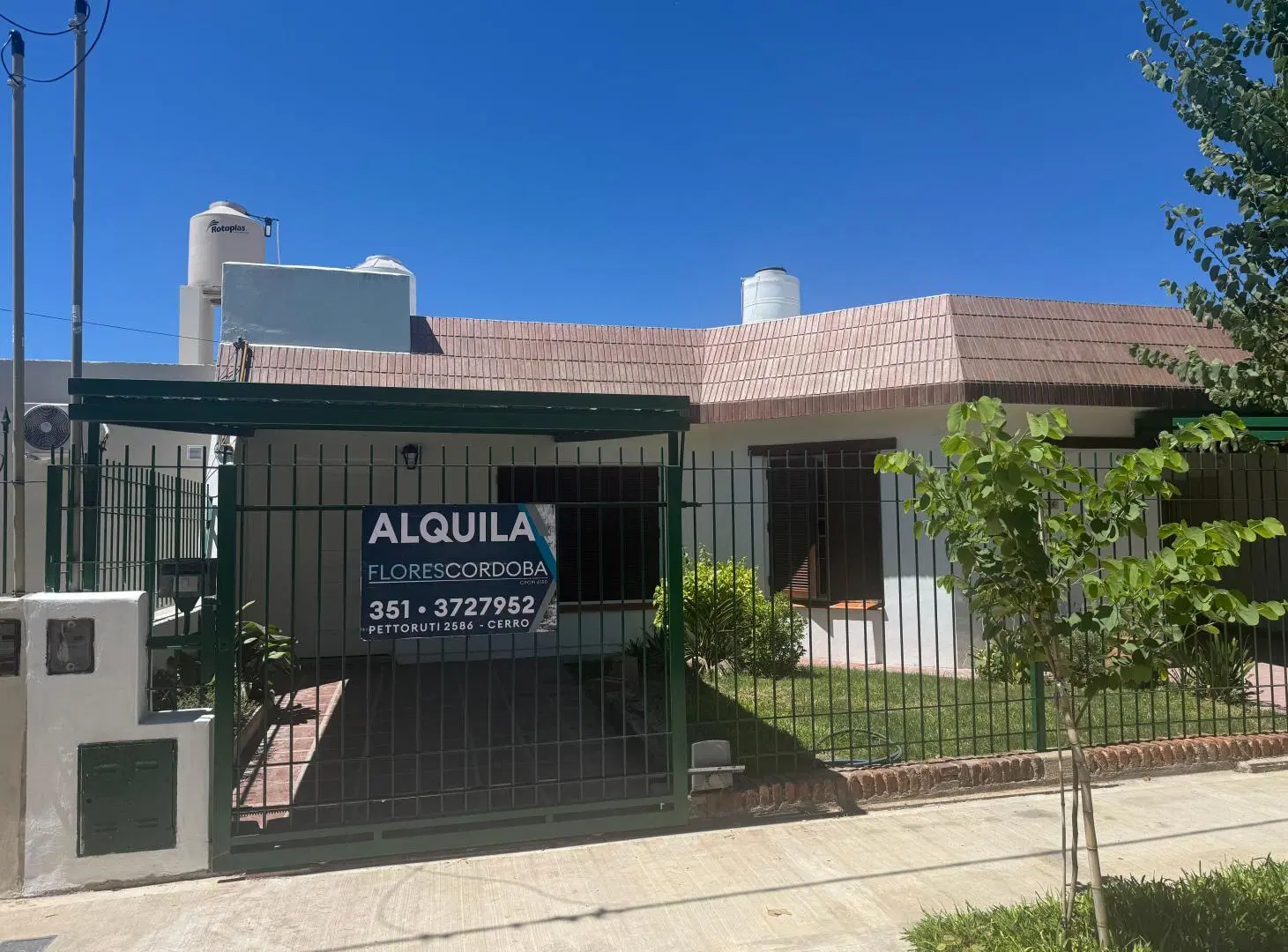 ALQUILER - CASA 3 DOR. - CHATEAU CARRERAS - IMPECABLE 2
