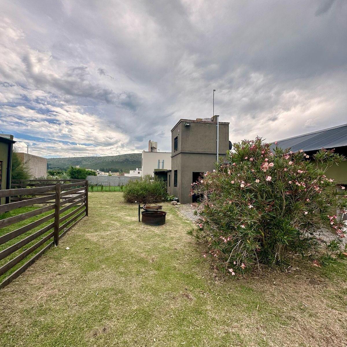 Dueño Vende Hermosa Casa con Quincho 1