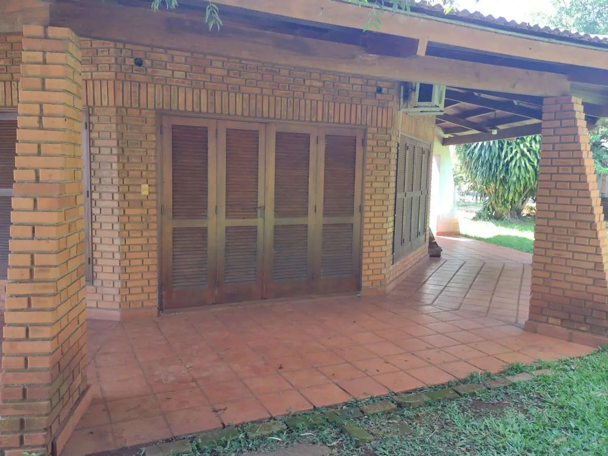 Casa Familiar en zona residencial en Eldorado Misiones 2