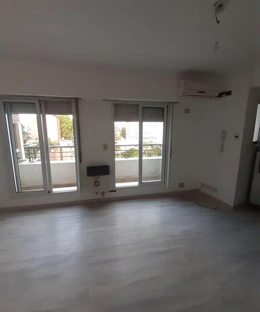 IMPECABLE MONOAMBIENTE - PARRILLERO EN BALCÓN 8