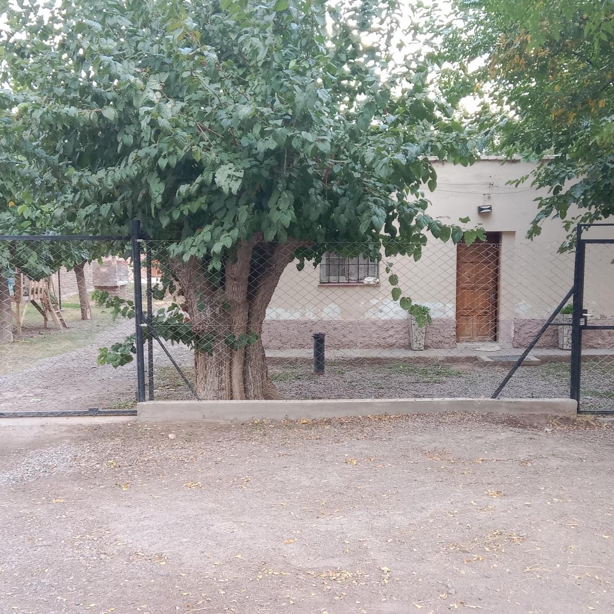 Vendo Lote de 4950 Mst con Casa y 2 Departamentos 4