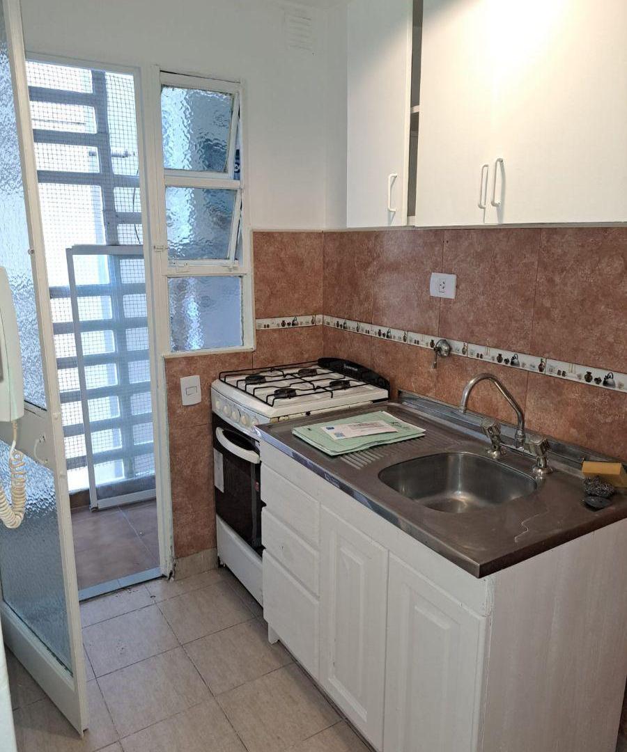 Foto de Departamento 1 ambiente en alquiler en Parque Rivadavia, imagen 2