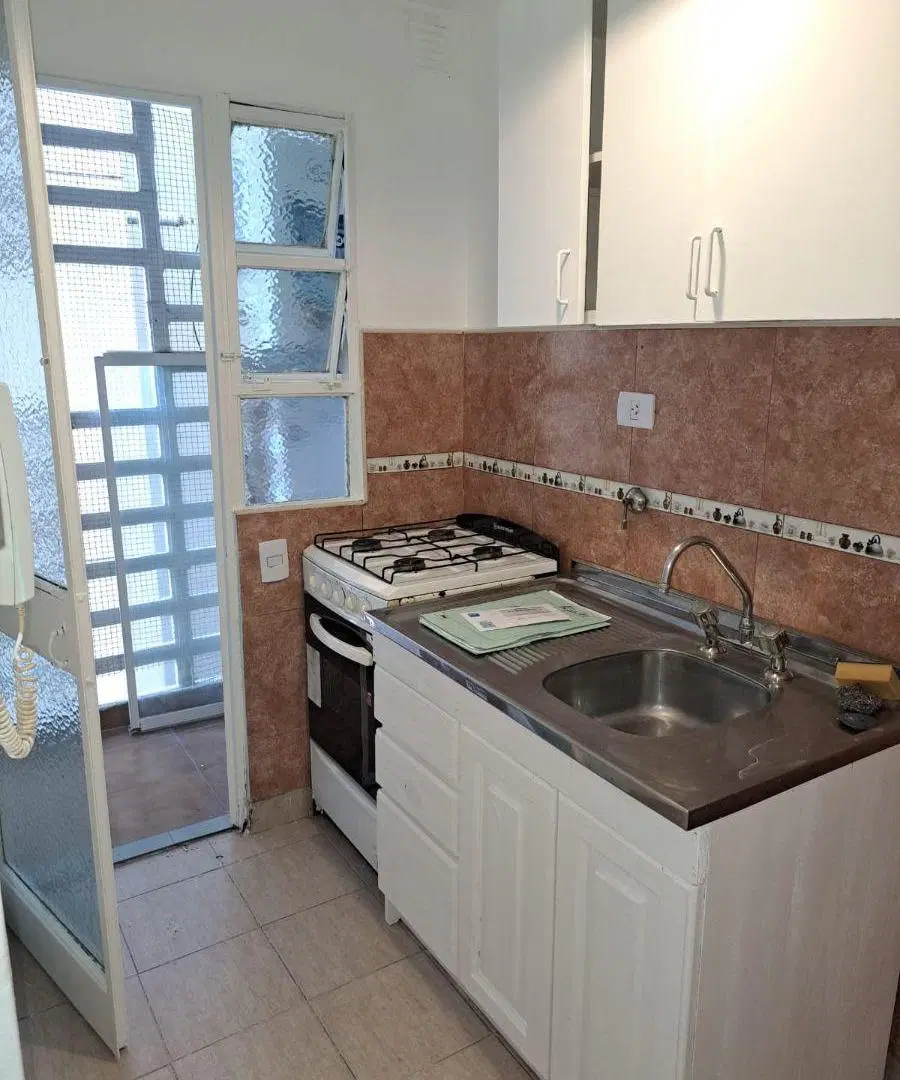 Departamento 1 ambiente en alquiler en Parque Rivadavia 2