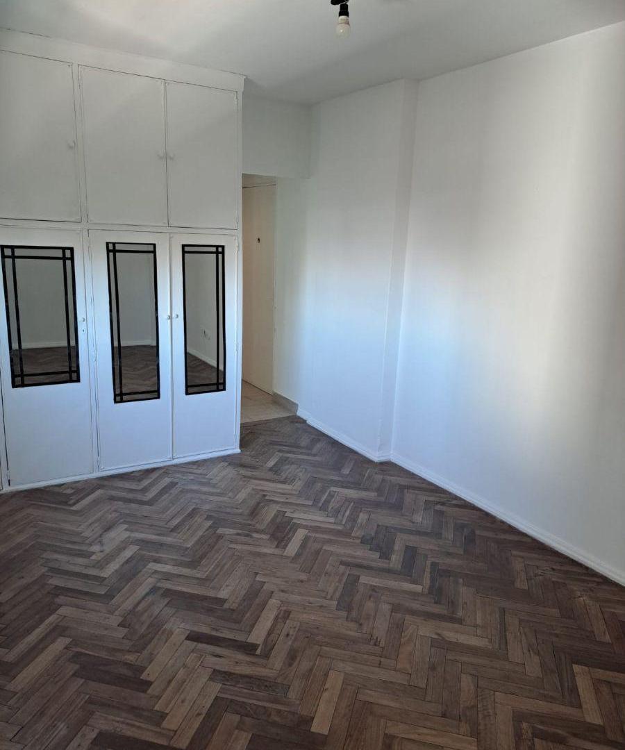 Foto de Departamento 1 ambiente en alquiler en Parque Rivadavia, imagen 1