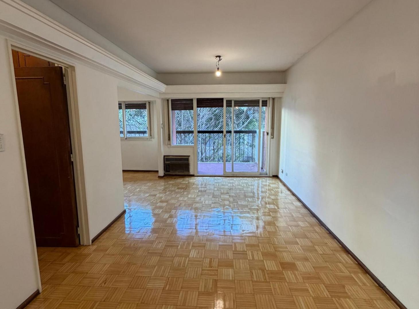 Foto de VENTA | Departamento 4 ambientes con dependencia, cochera cubierta y, imagen 2