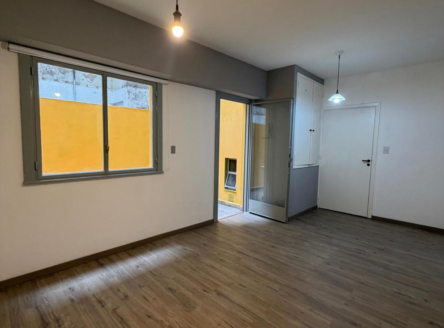 Foto de ALQUILER | MONOAMBIENTE CON PATIO – ALMAGRO, imagen 2