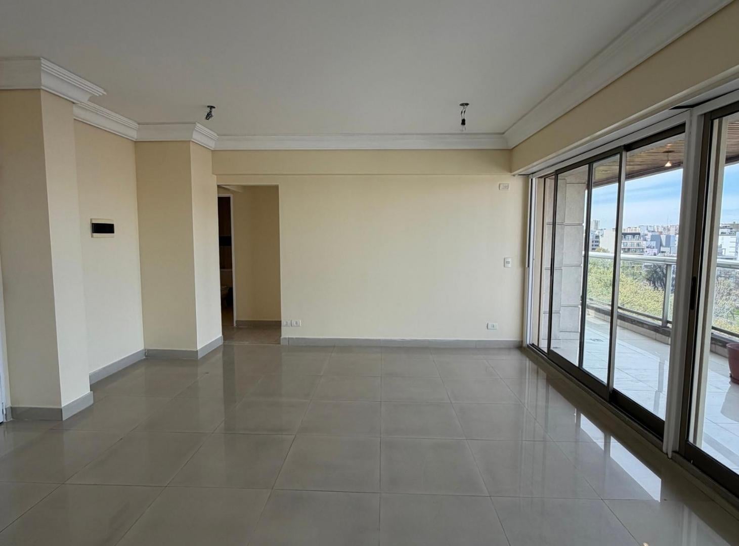 Foto de ALQUILER | PISO DE 2 AMBIENTES SIN EXPENSAS – FLORES, imagen 2
