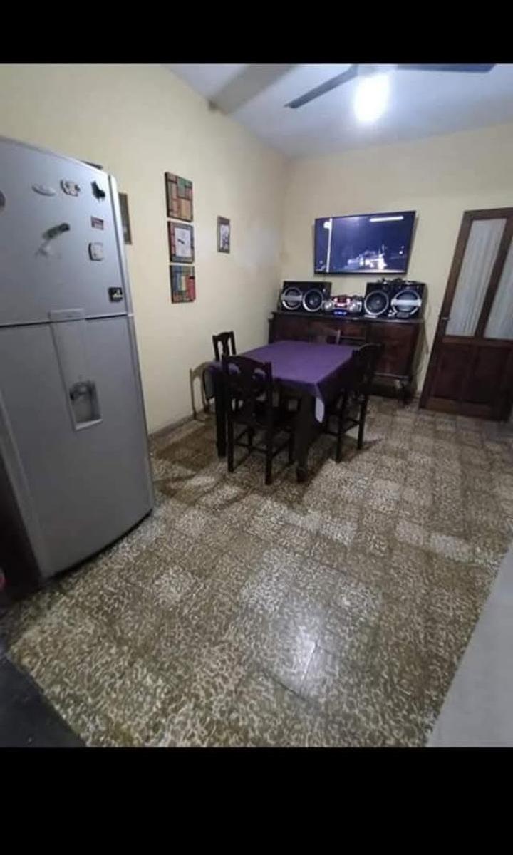 Vendo Amplia Casa. Zona Las Gemelas 4