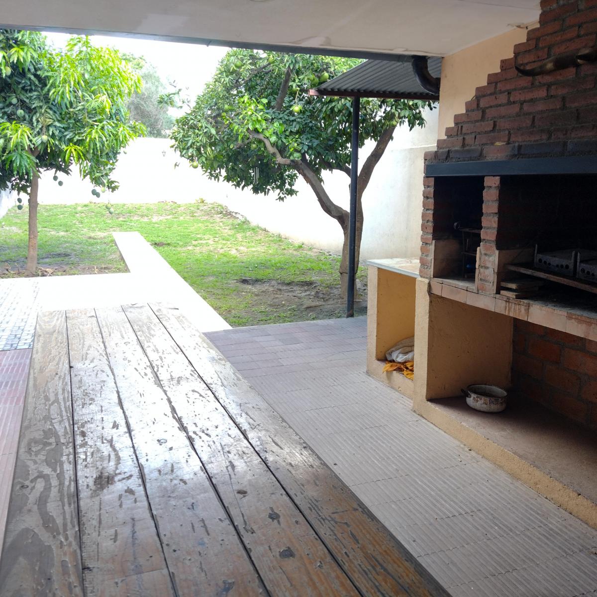 Vendo Amplia Casa. Zona Las Gemelas 5