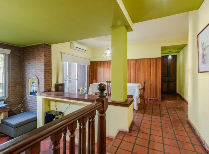 CASA EN ALQUILER 5 AMBIENTES LUIS GUILLON CON PILETA 4