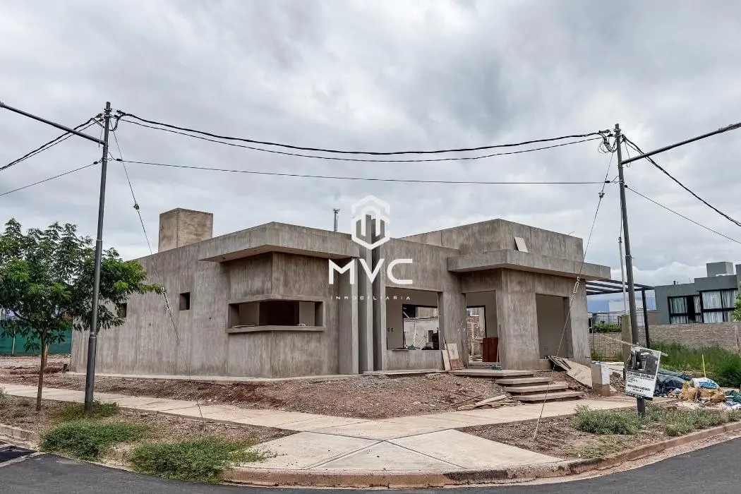 Se vende casa a estrenar, 3 dormitorios, Bº Privado Las Acacia, Godoy Cruz 2