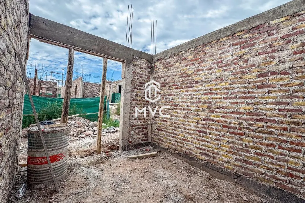 SE VENDE CASA EN POZO - B° PRIVADO LAS ACACIAS, GODOY CRUZ. 8