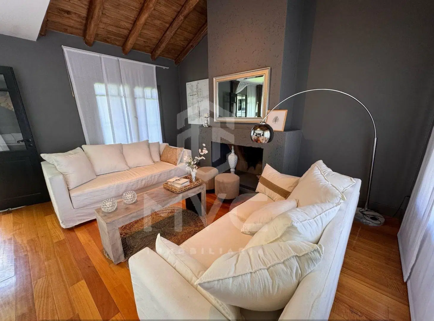 VENTA Casa de Categoría en Rincón de Arizu, Bombal Sur. Mendoza 5