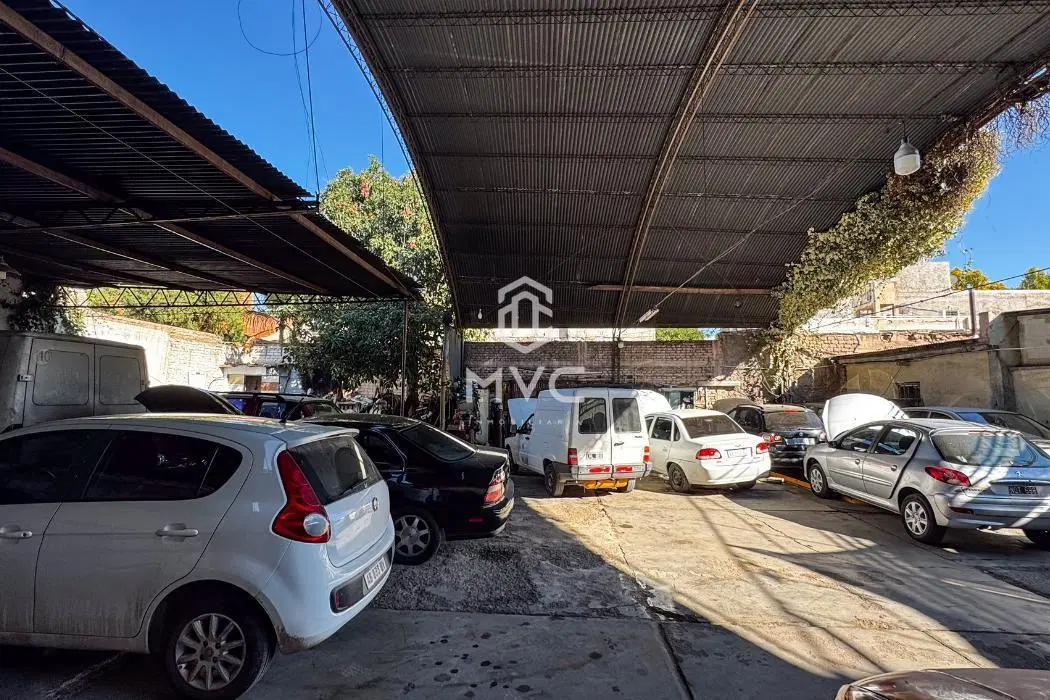 Se vende Galpón con 2 casas mixtas, Ideal proyecto inmobiliario, Godoy Cruz, Mendoza. 4