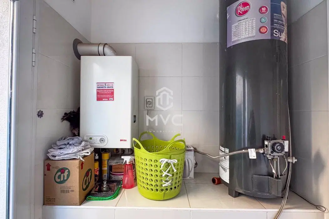 SE VENDE CASA, Bº ESTANCIA BULNES, 3 DORMITORIOS, 3 BAÑOS, LUJAN DE CUYO, MZA. 4