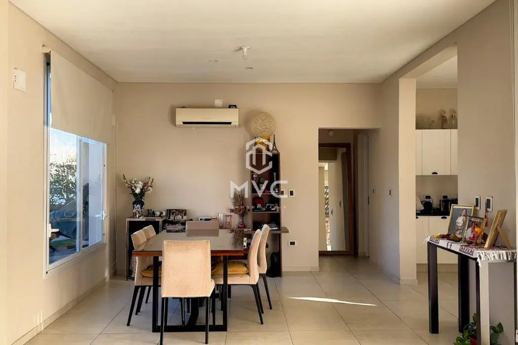 SE VENDE CASA, Bº ESTANCIA BULNES, 3 DORMITORIOS, 3 BAÑOS, LUJAN DE CUYO, MZA. 4