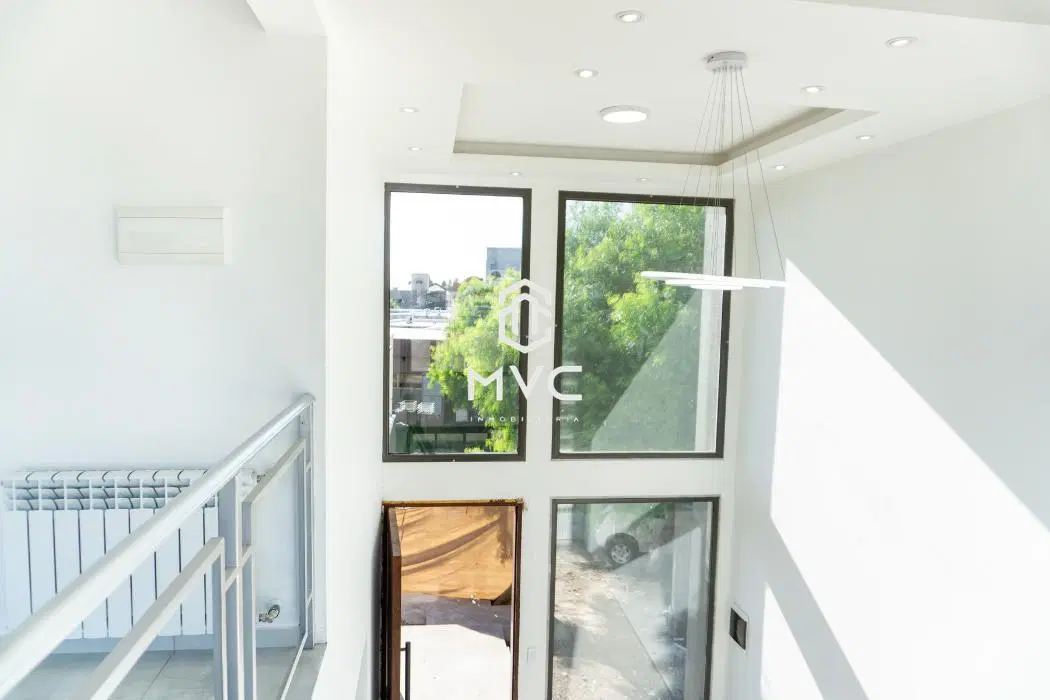 Casa a estrenar en Barrio privado Lomas de Russell, Maipu 1