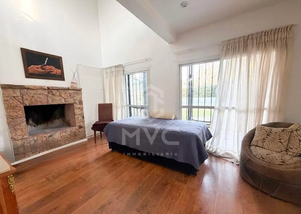 VENTA/ ALQUILER Casa de Categoría en AYRES DE ALZAGA, Chacras de Coria en 1 Planta con Piscina 3