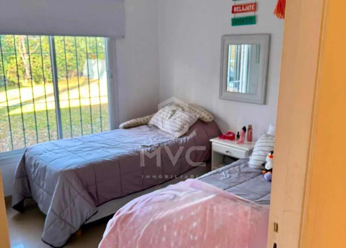 VENTA/ ALQUILER Casa de Categoría en AYRES DE ALZAGA, Chacras de Coria en 1 Planta con Piscina 1