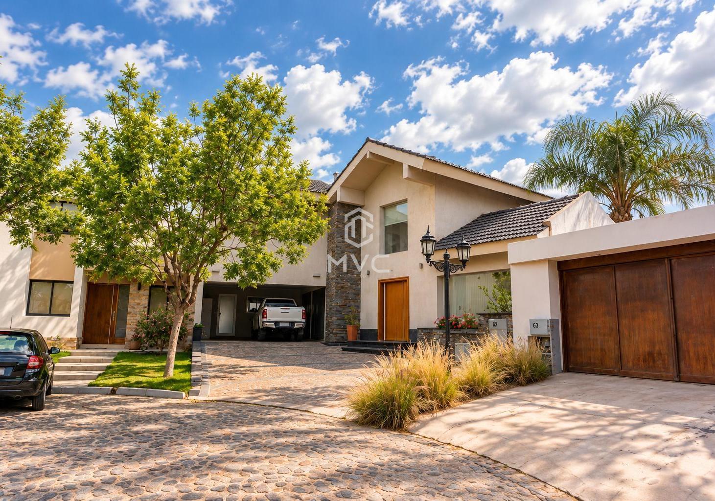 Foto de Casa de Categoria en Venta Barrio del Pilar Guaymallen, imagen 3