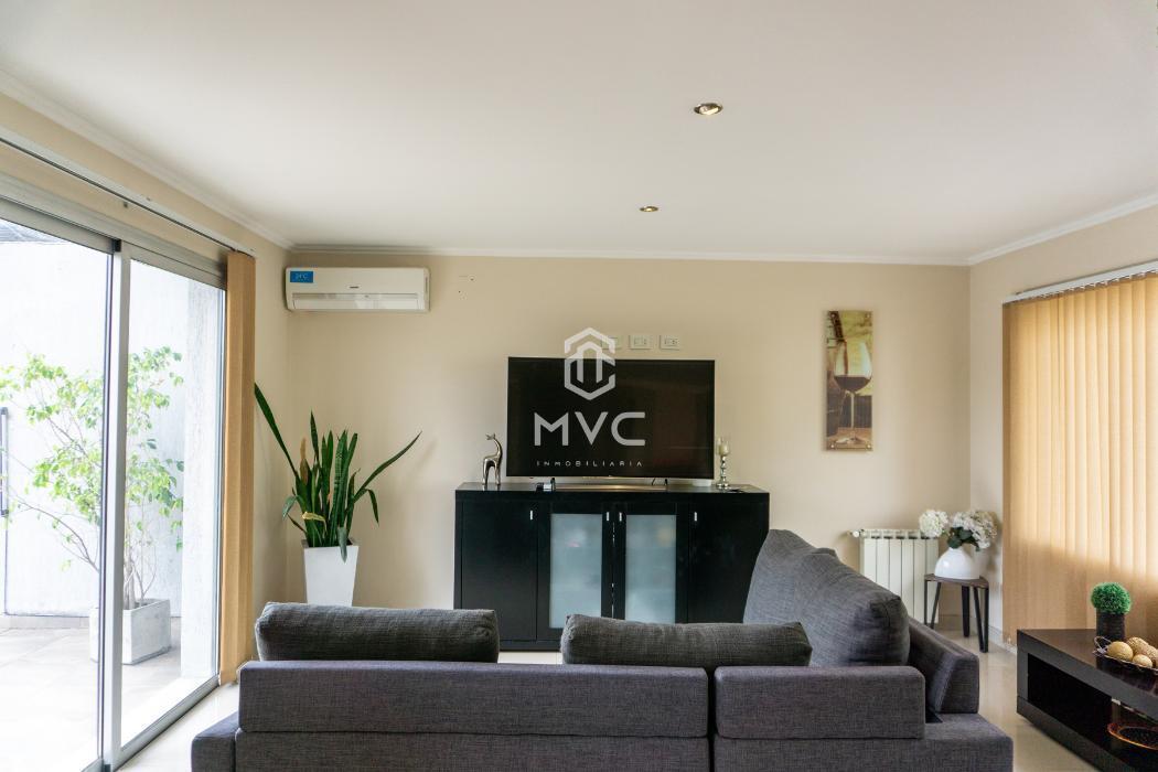 Foto de Casa de Categoria en Venta Barrio del Pilar Guaymallen, imagen 5