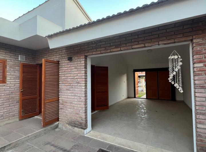 Casa de dos dormitorios en venta en Colonia Caroya, Córdoba 2