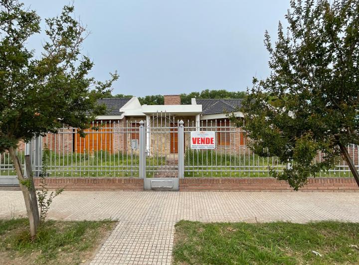 Casa de dos dormitorios en venta en Colonia Caroya, Córdoba 3