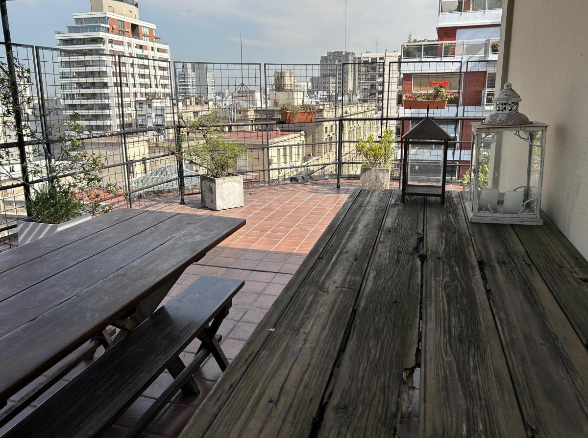 Excelente Dúplex con Gran Terraza en Esquina, Muy Luminoso y Vista Abierta 2