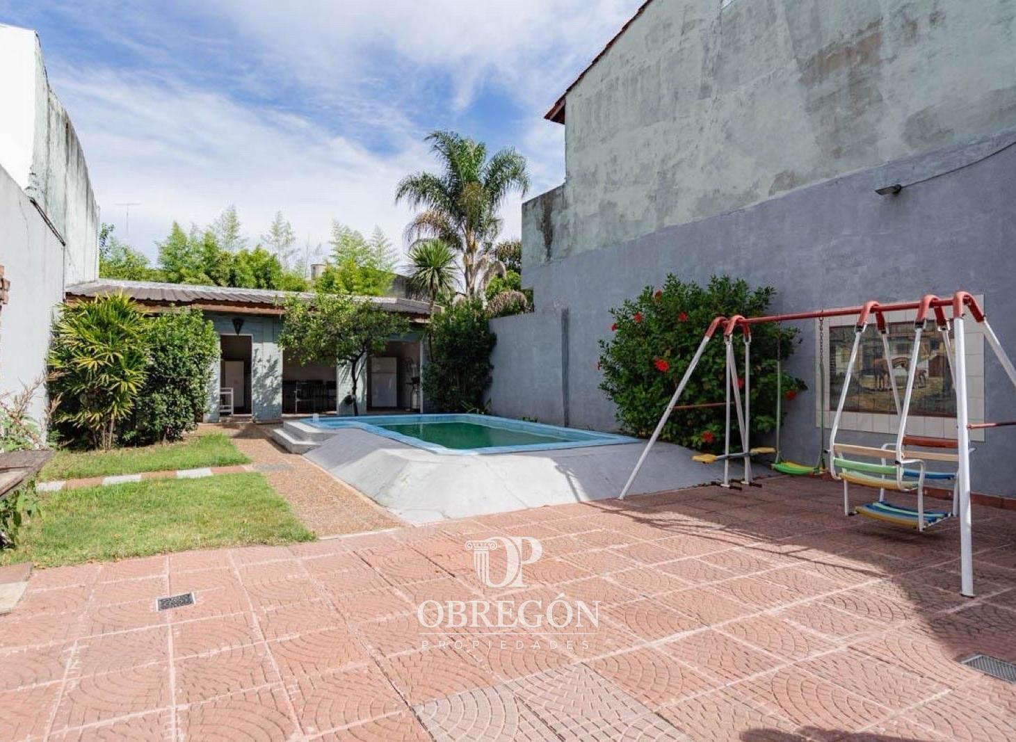 Venta Casa 7 ambientes Jardín Pileta 375 Metros cuadrados - Floresta