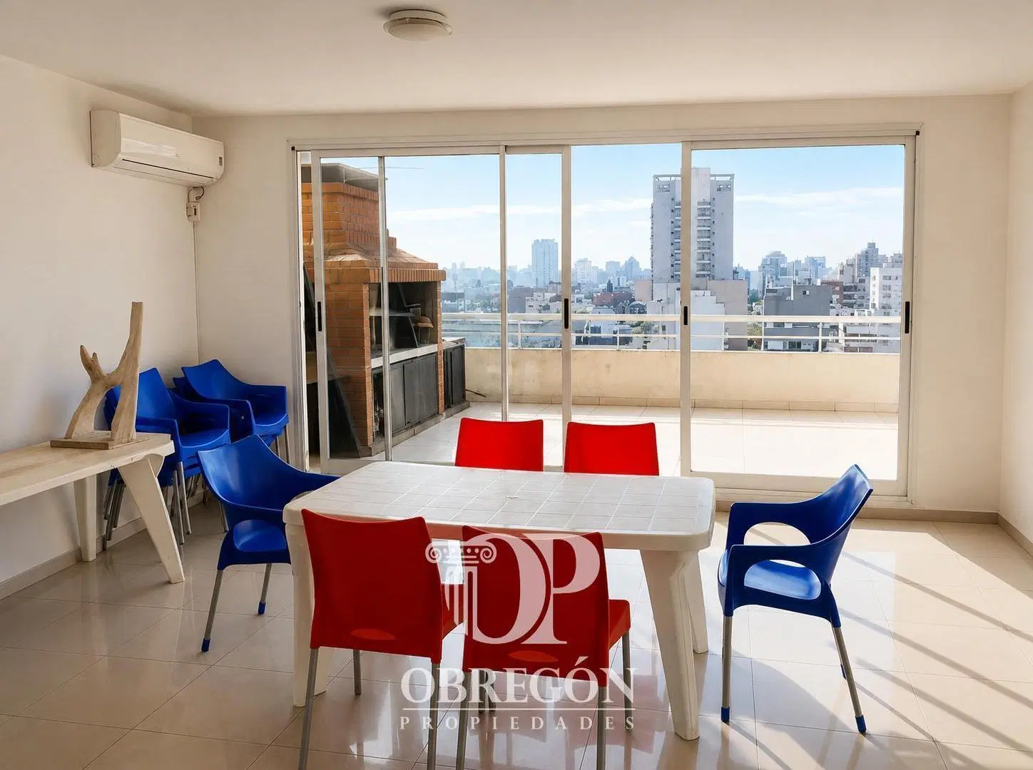 Venta de Departamento monoambiente con piscina y SUM en Flores 2
