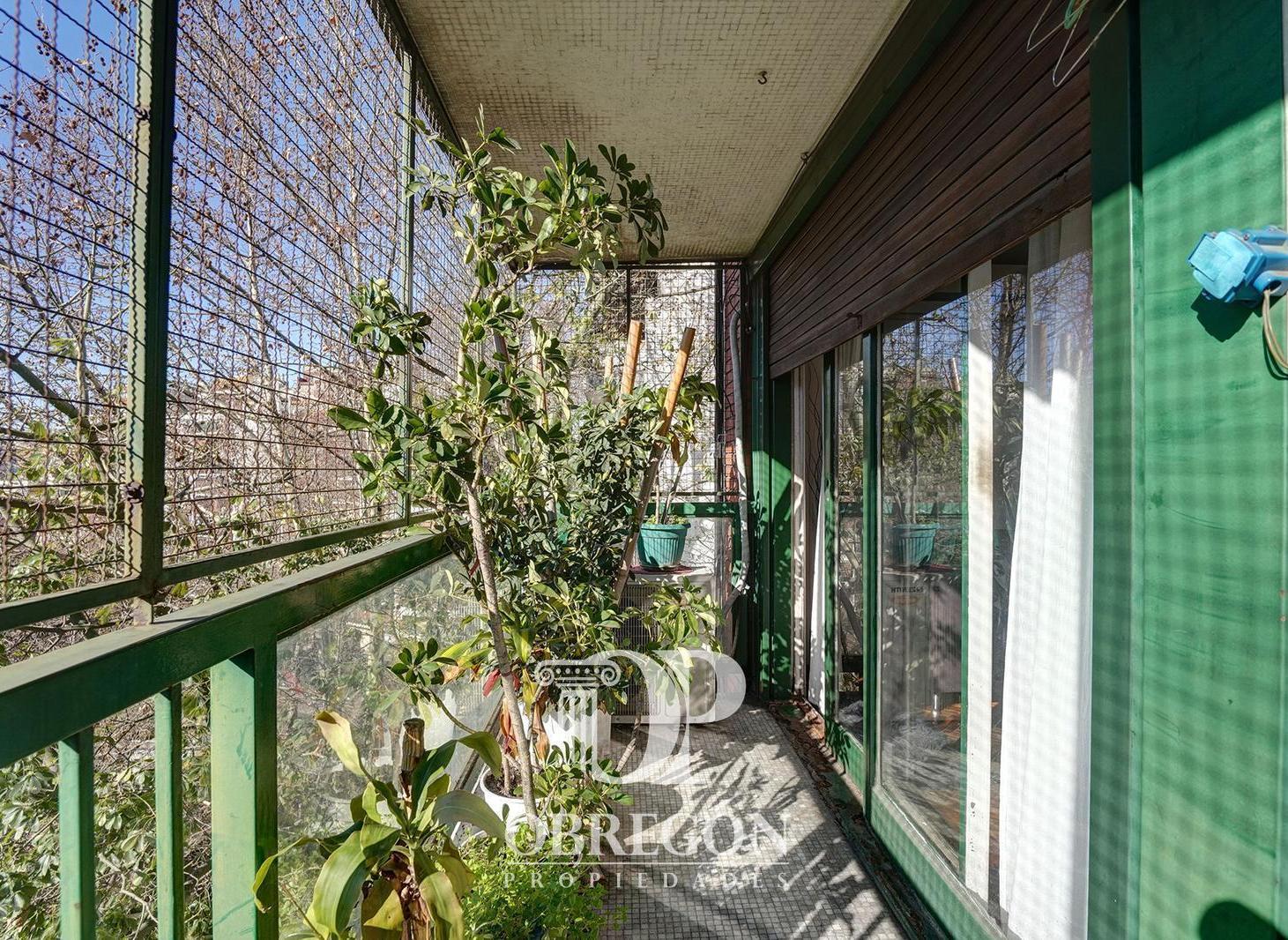 Foto de VENTA DEPARTAMENTO 4 AMBIENTES CON DEPENDENCIA Y BALCON FRENTE A PLAZA, imagen 1