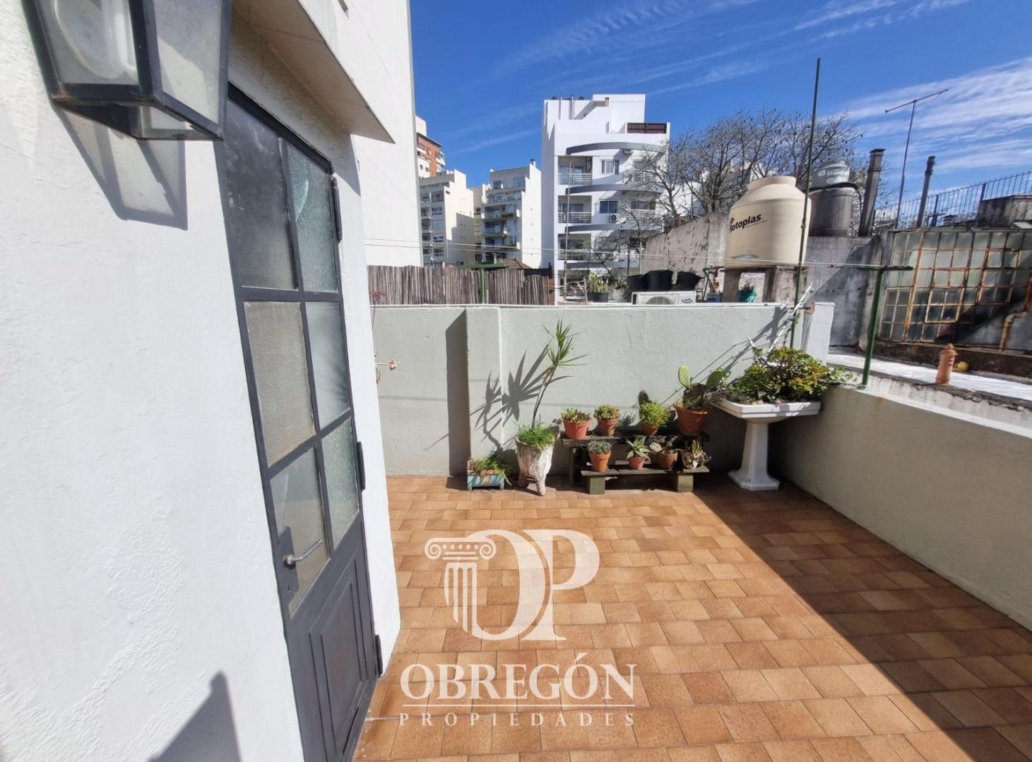Foto de VENTA-PH-4 AMBIENTES-PATIO-TERRAZA-PARRILLA-VILLA DEL PARQUE, imagen 2