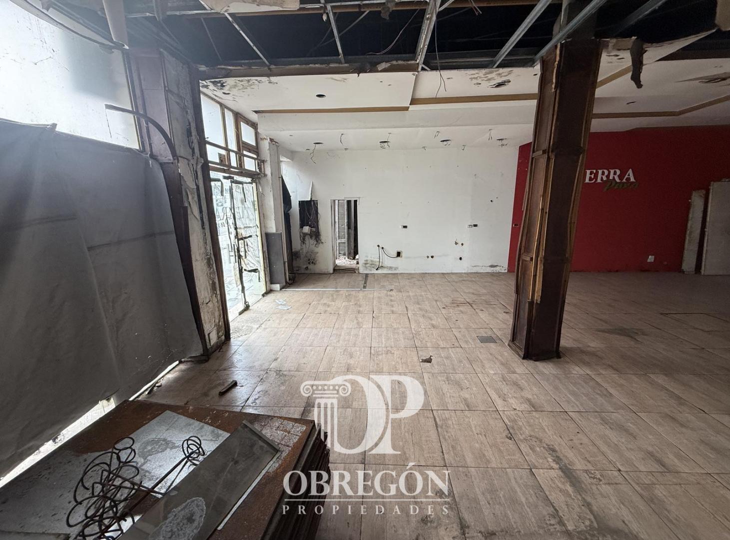Foto de Alquiler Local Comercial - Av Mosconi y San Martín - 400 MTS - Villa, imagen 5