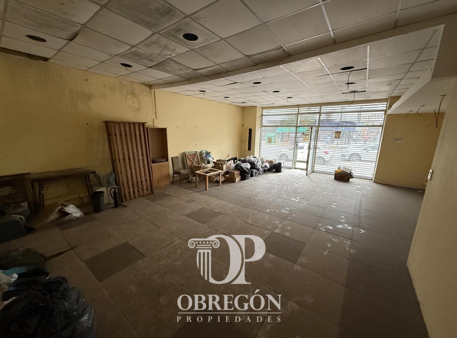 Foto de Alquiler Local Comercial - Av Mosconi y San Martín - 240 MTS - Villa, imagen 3