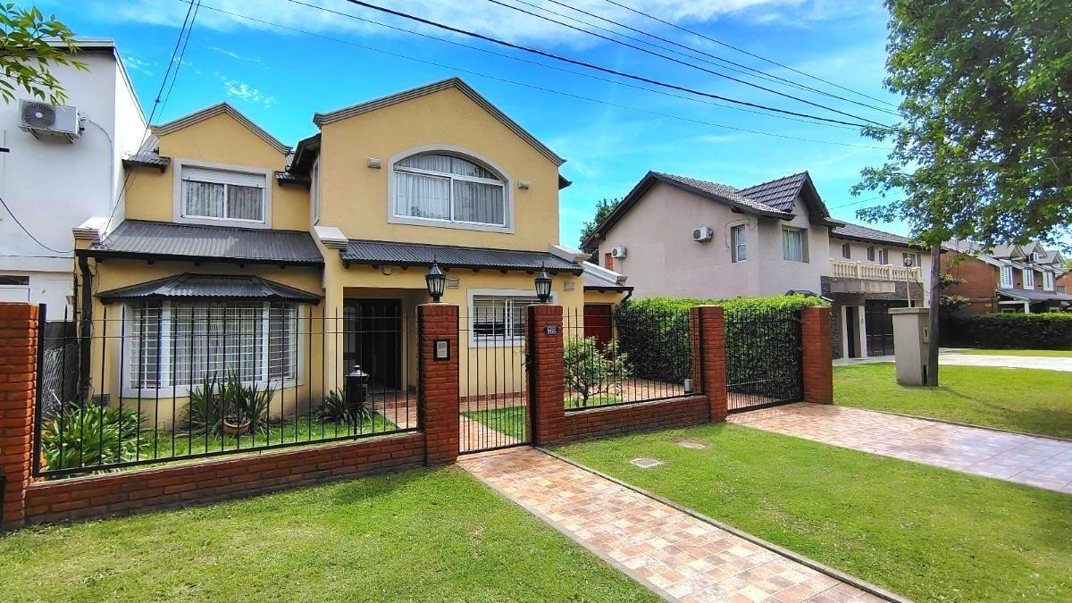 Foto de Casa 3 dormitorios en Fisherton con parque y doble cochera, imagen 1