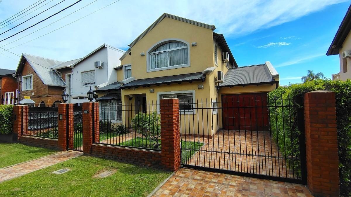 Foto de Casa 3 dormitorios en Fisherton con parque y doble cochera, imagen 3