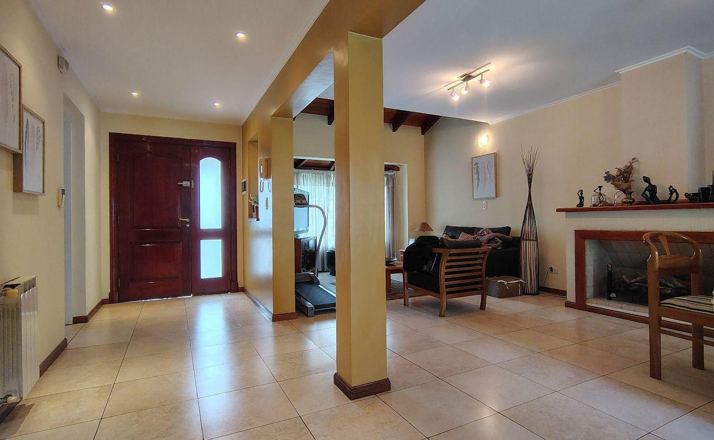 Foto de Casa 3 dormitorios en Fisherton con parque y doble cochera, imagen 5