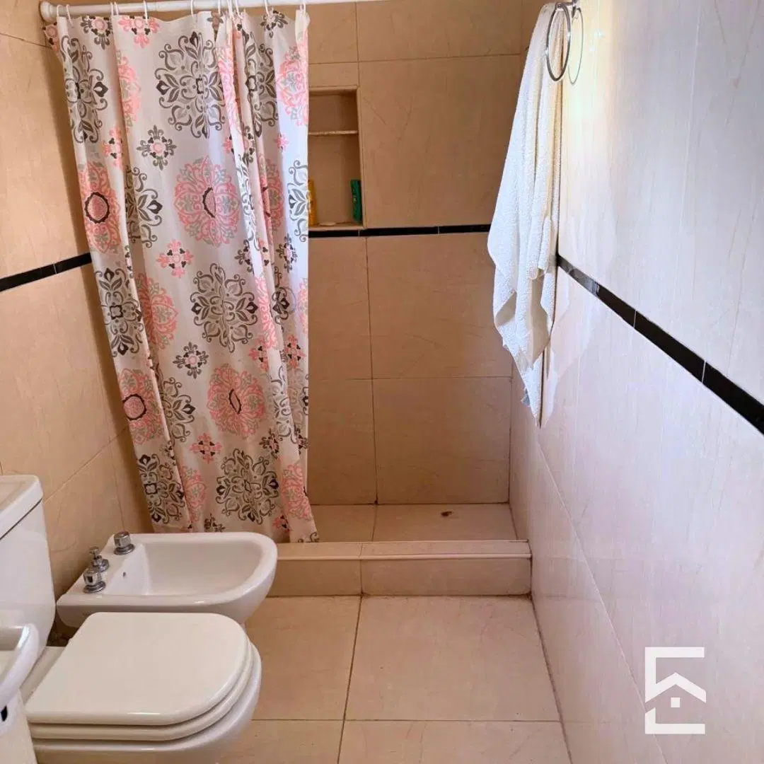 Casa EN VENTA CON DEPARTAMENTO INTERNO 3
