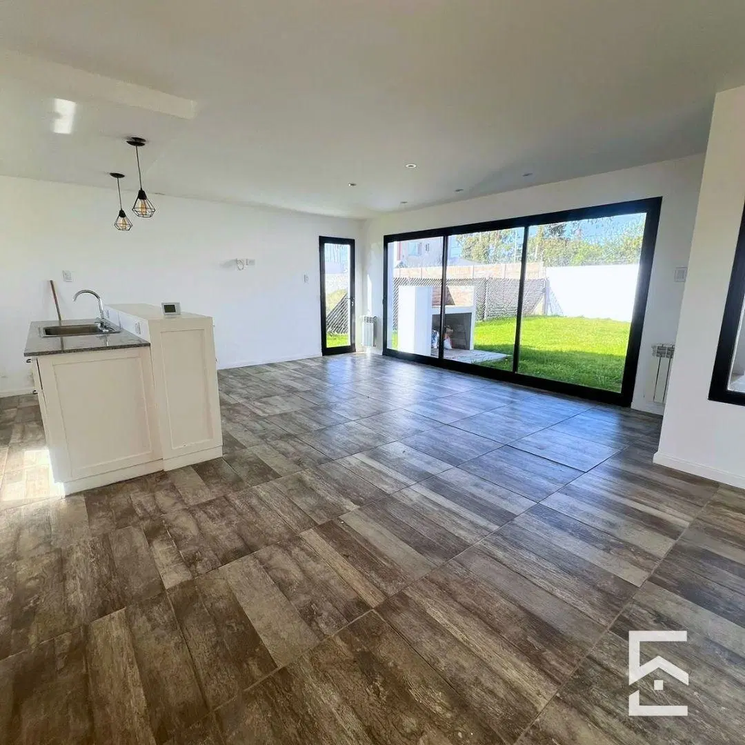 CASA EN VENTA EN BARRIO CERRADO 3