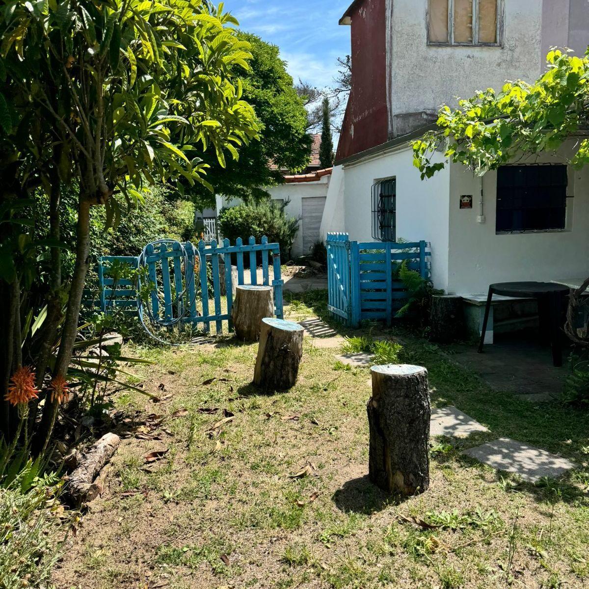 Casa con Quincho y Departamento 5