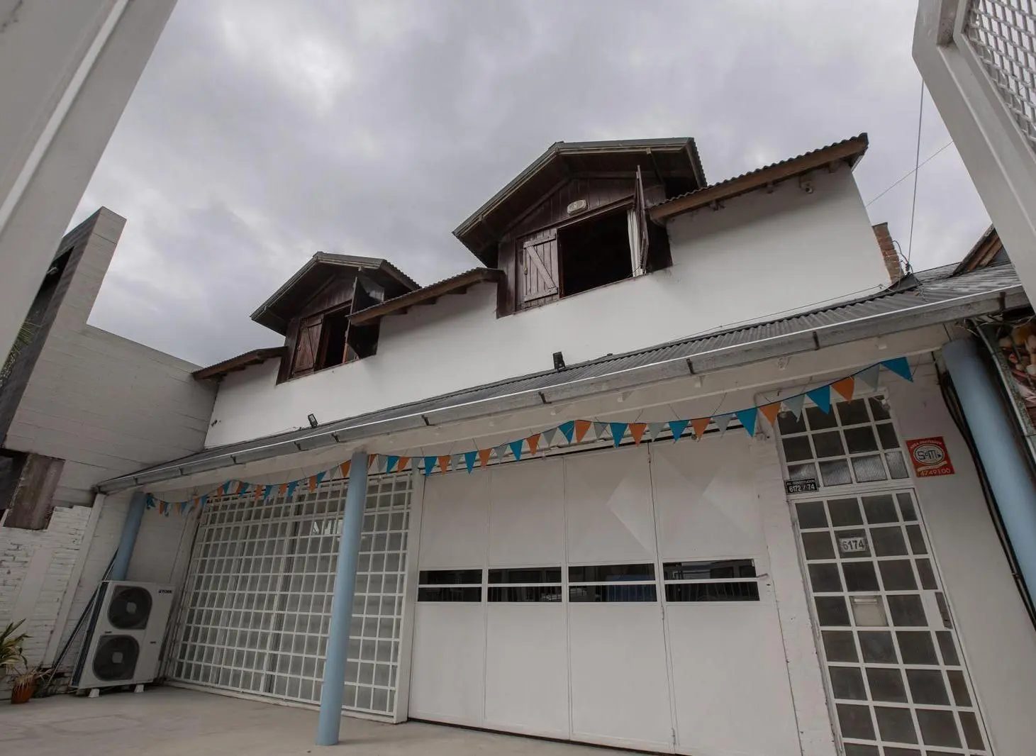 ALQUILER  Local comercial Av. Constitución al 6100 2