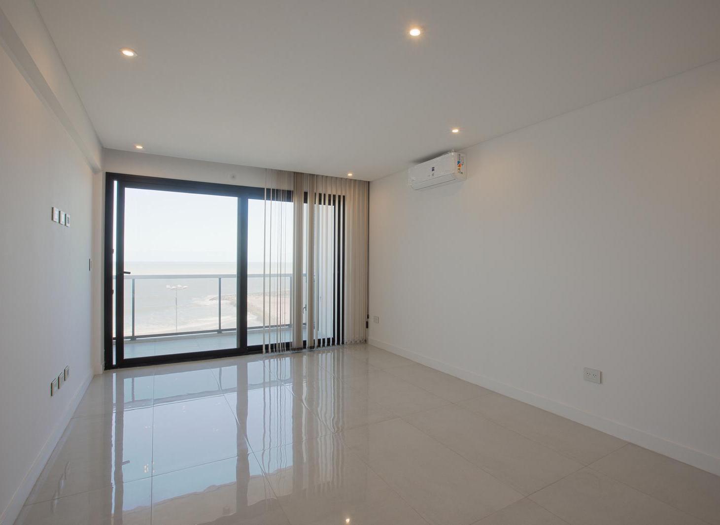 Foto de VENTA Departamento a estrenar frente al mar Av. Felix U. Camet al 2500, imagen 4