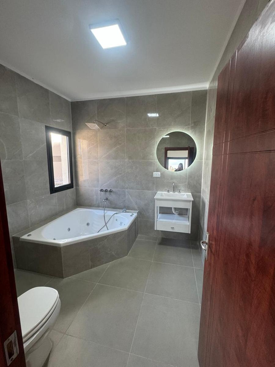 Venta Casa de 3 Dorm. a Estrenar en Barrio Brisanova 4