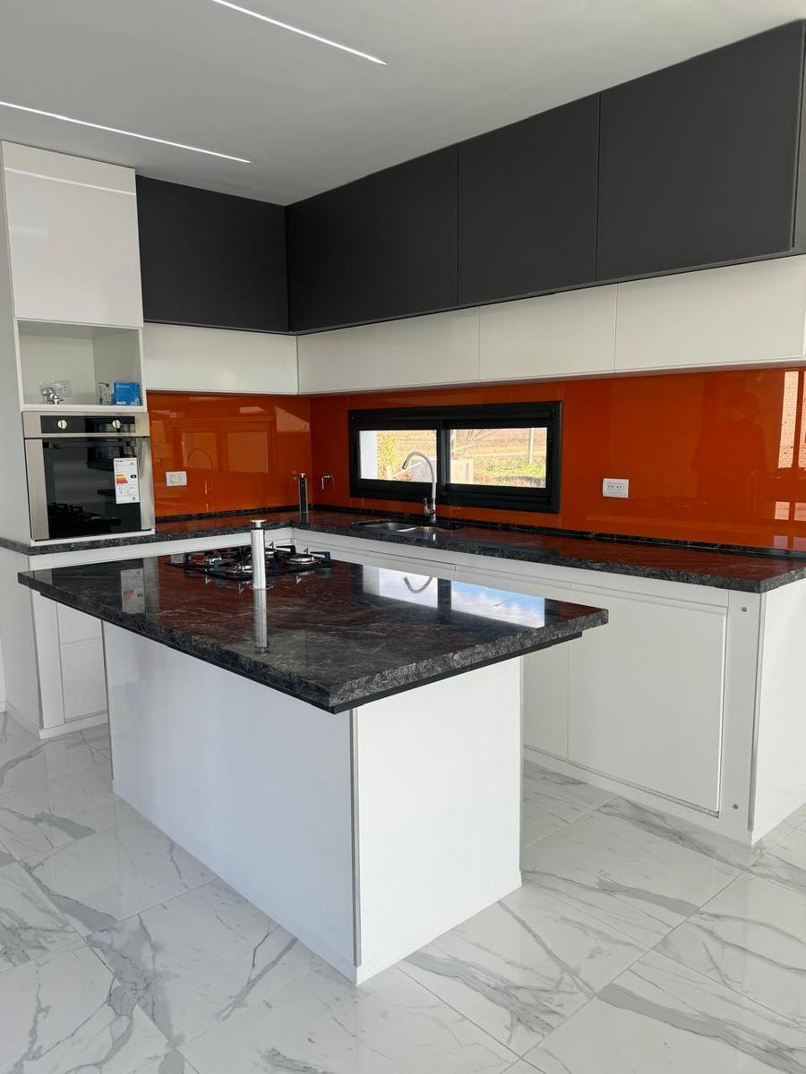 Venta Casa de 3 Dorm. a Estrenar en Barrio Brisanova 3