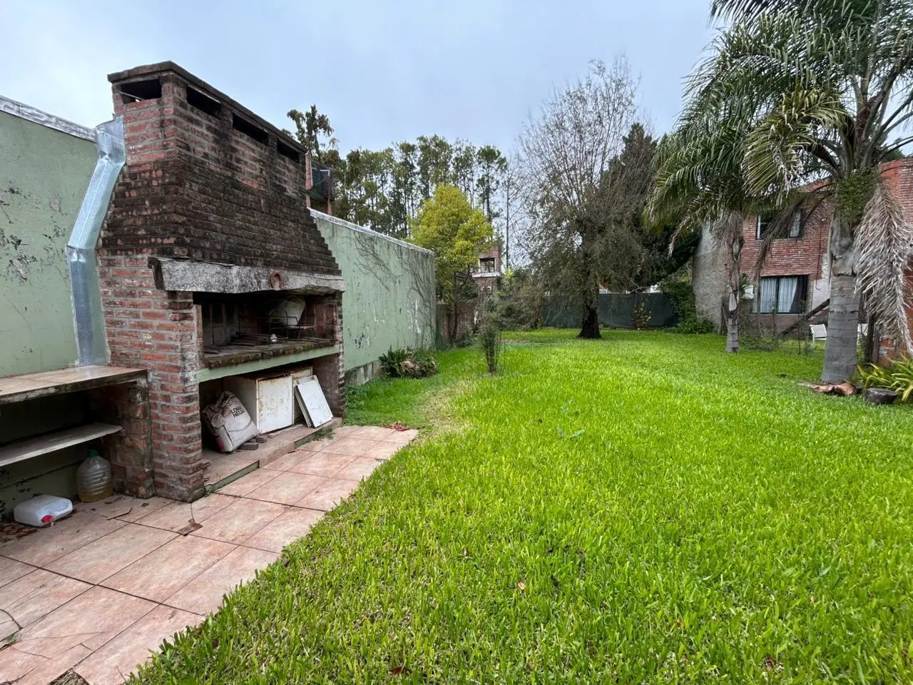 VENTA. CASA DE 2 DORMITORIOS - TERRENO DE 350M2. ROLDÁN 3