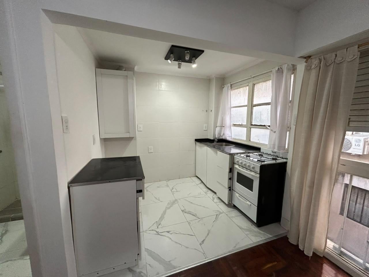 Foto de Alquiler departamento monoambiente en el centro de Rosario, imagen 2