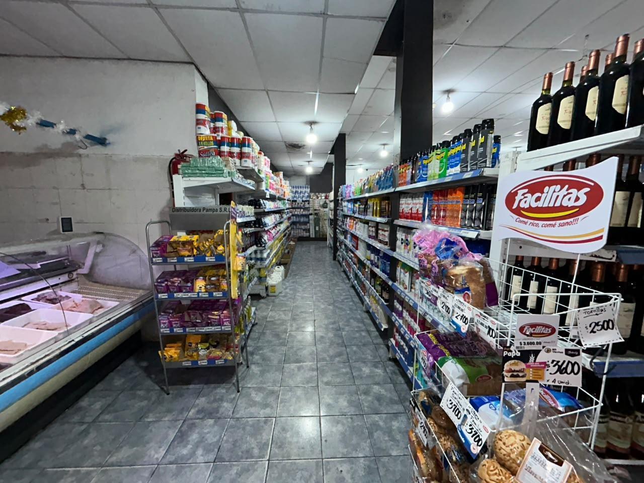 Foto de VENTA. GALPÓN DE AMPLIAS DIMENSIONES. BARRIO HOSPITALES, imagen 3